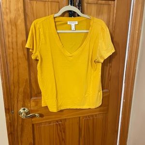 Women’s Forever 21 V Neck Shirt Medium